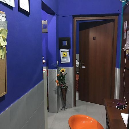 Хостел Volturno House Рим Номер фото