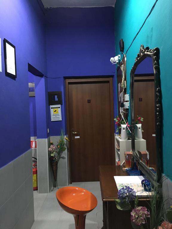 Хостел Volturno House Рим Номер фото