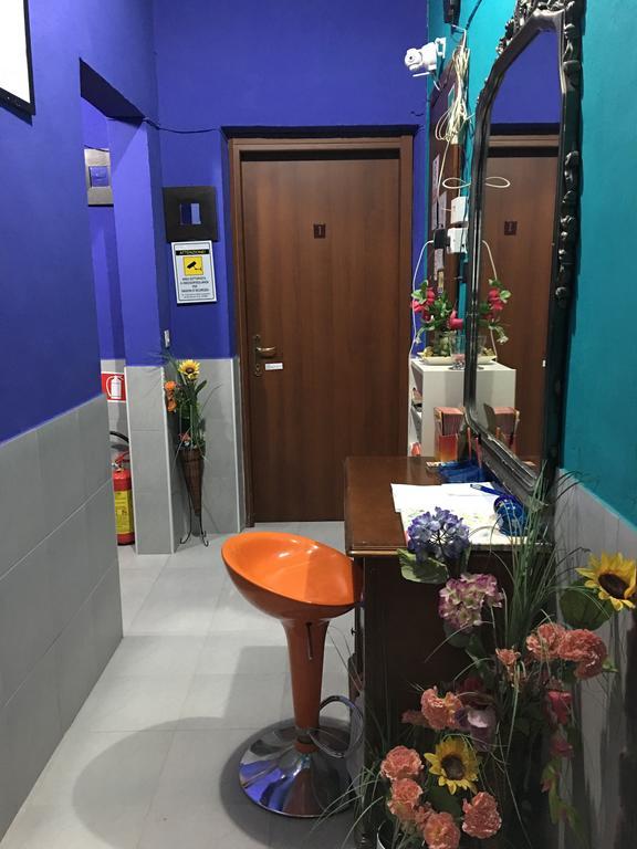 Хостел Volturno House Рим Номер фото