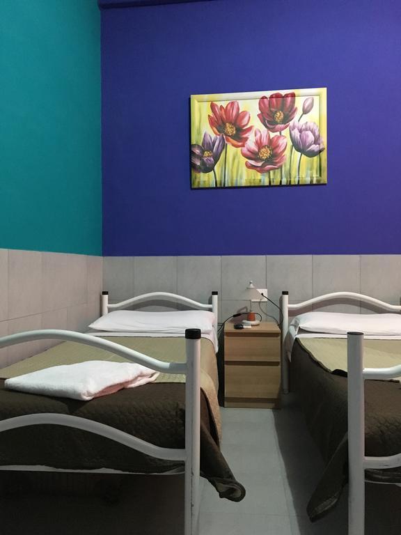 Хостел Volturno House Рим Номер фото